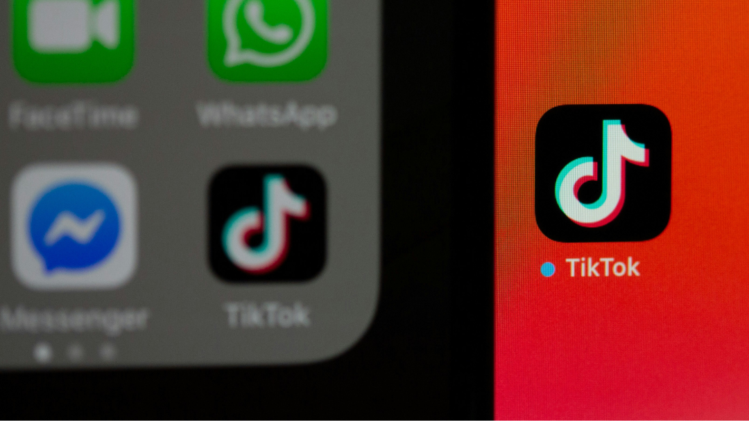 Devenez plus visible sur Tiktok grâce à notre guide complet sur le TikTok SEO 2025 !